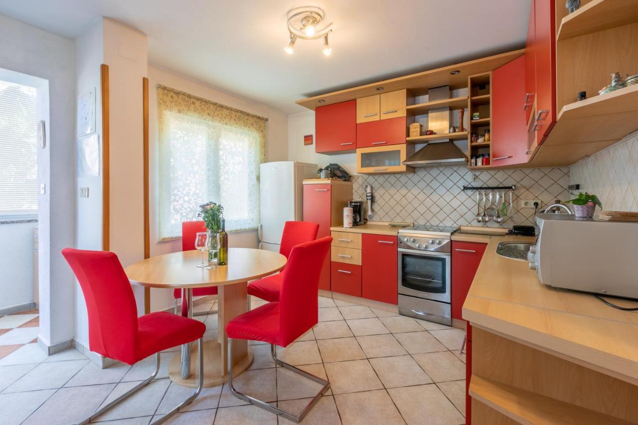 Apartments Kira Цриквениця Екстер'єр фото