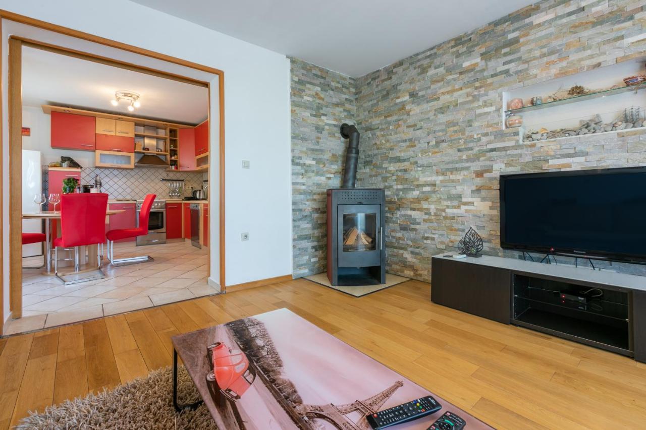 Apartments Kira Цриквениця Екстер'єр фото