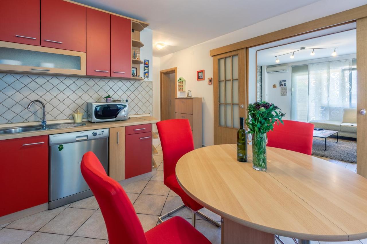 Apartments Kira Цриквениця Екстер'єр фото