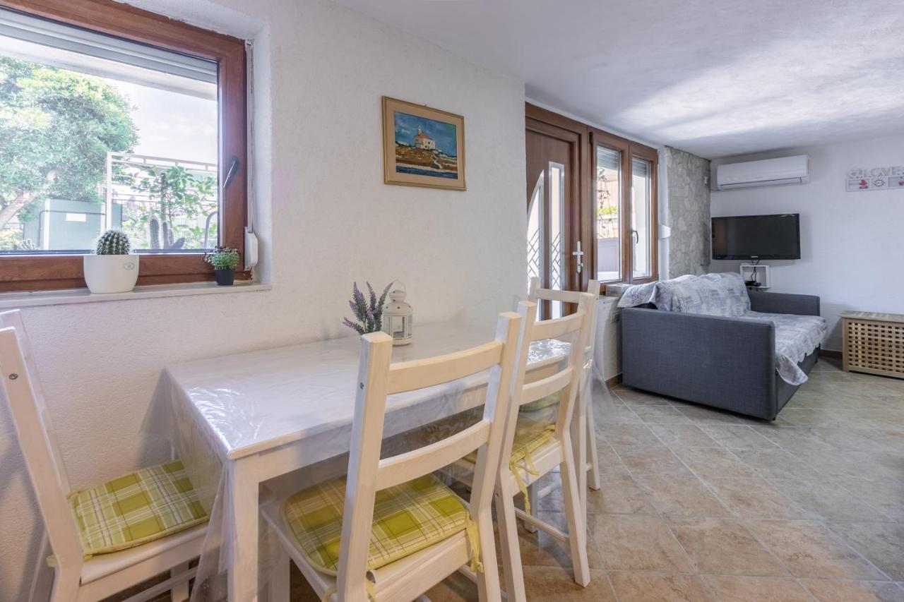 Apartments Kira Цриквениця Екстер'єр фото