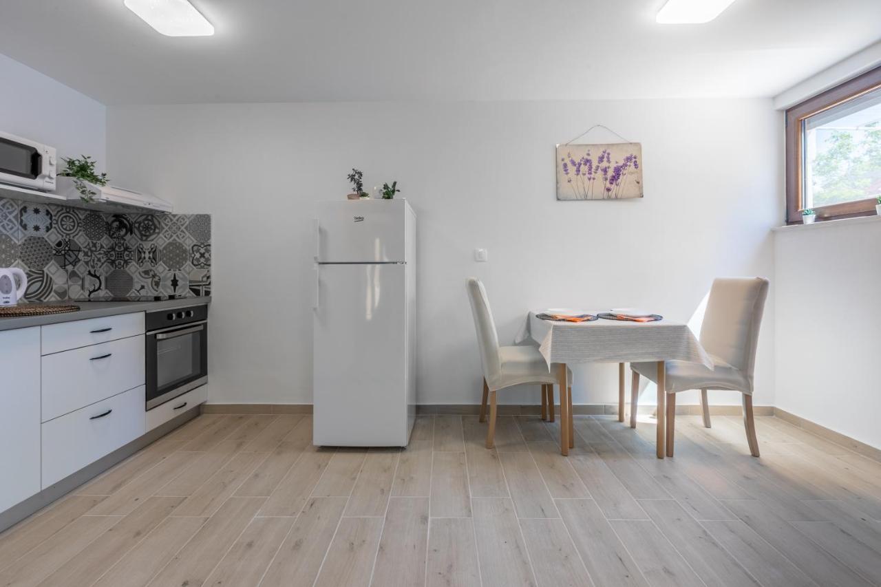 Apartments Kira Цриквениця Екстер'єр фото