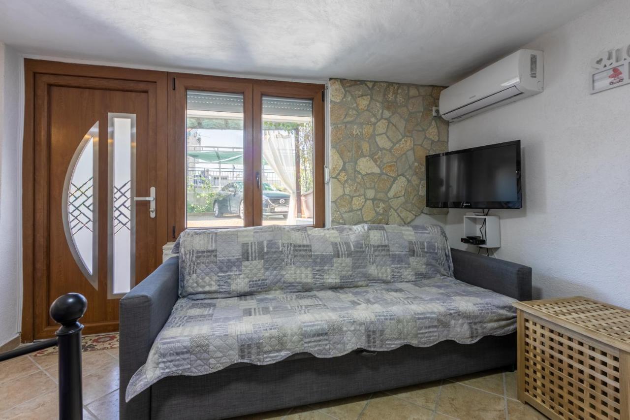 Apartments Kira Цриквениця Екстер'єр фото