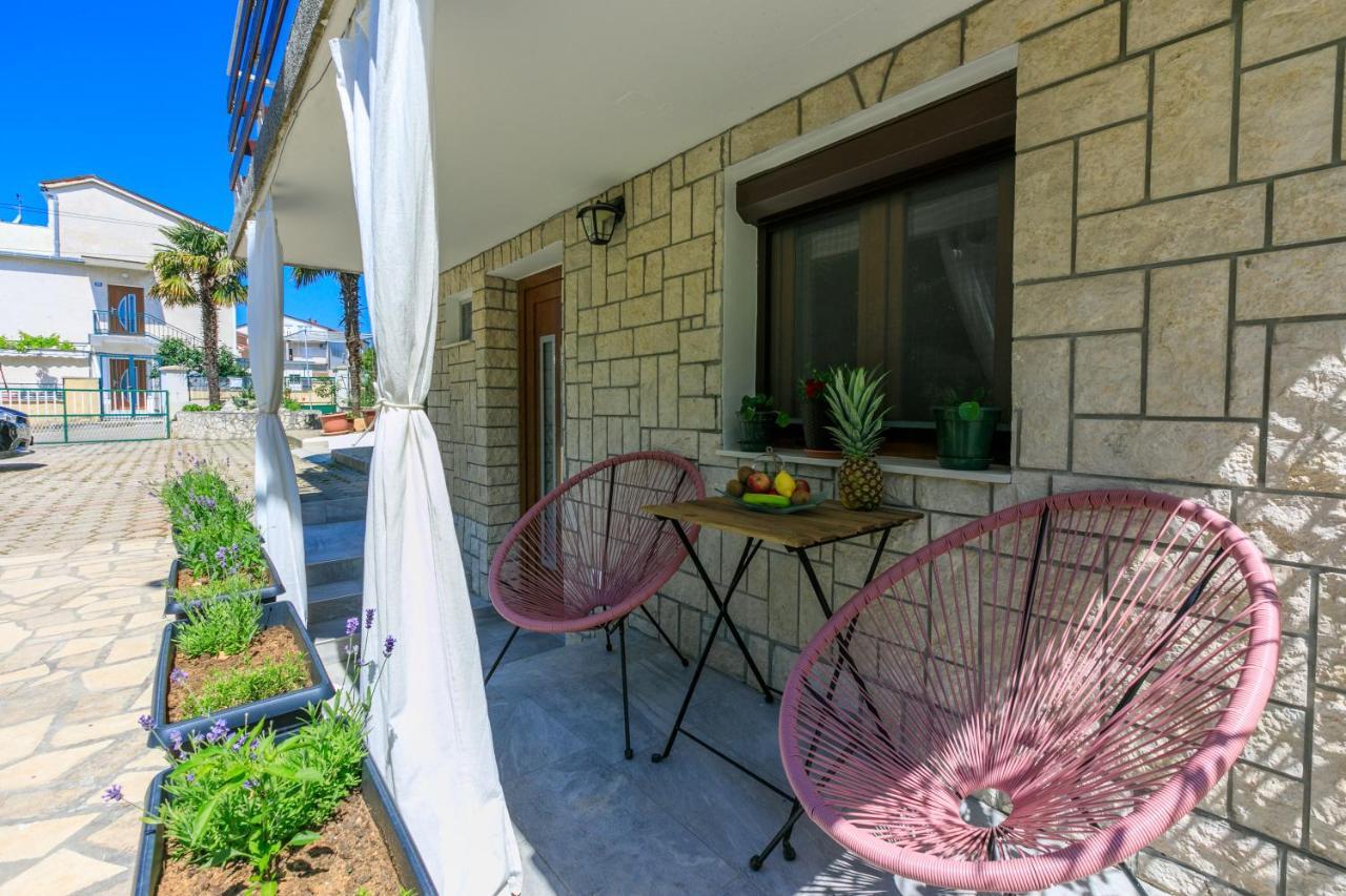 Apartments Kira Цриквениця Екстер'єр фото