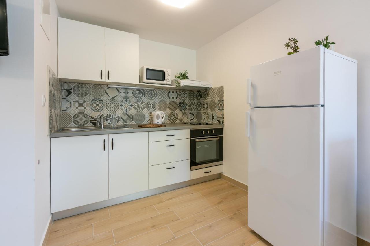 Apartments Kira Цриквениця Екстер'єр фото
